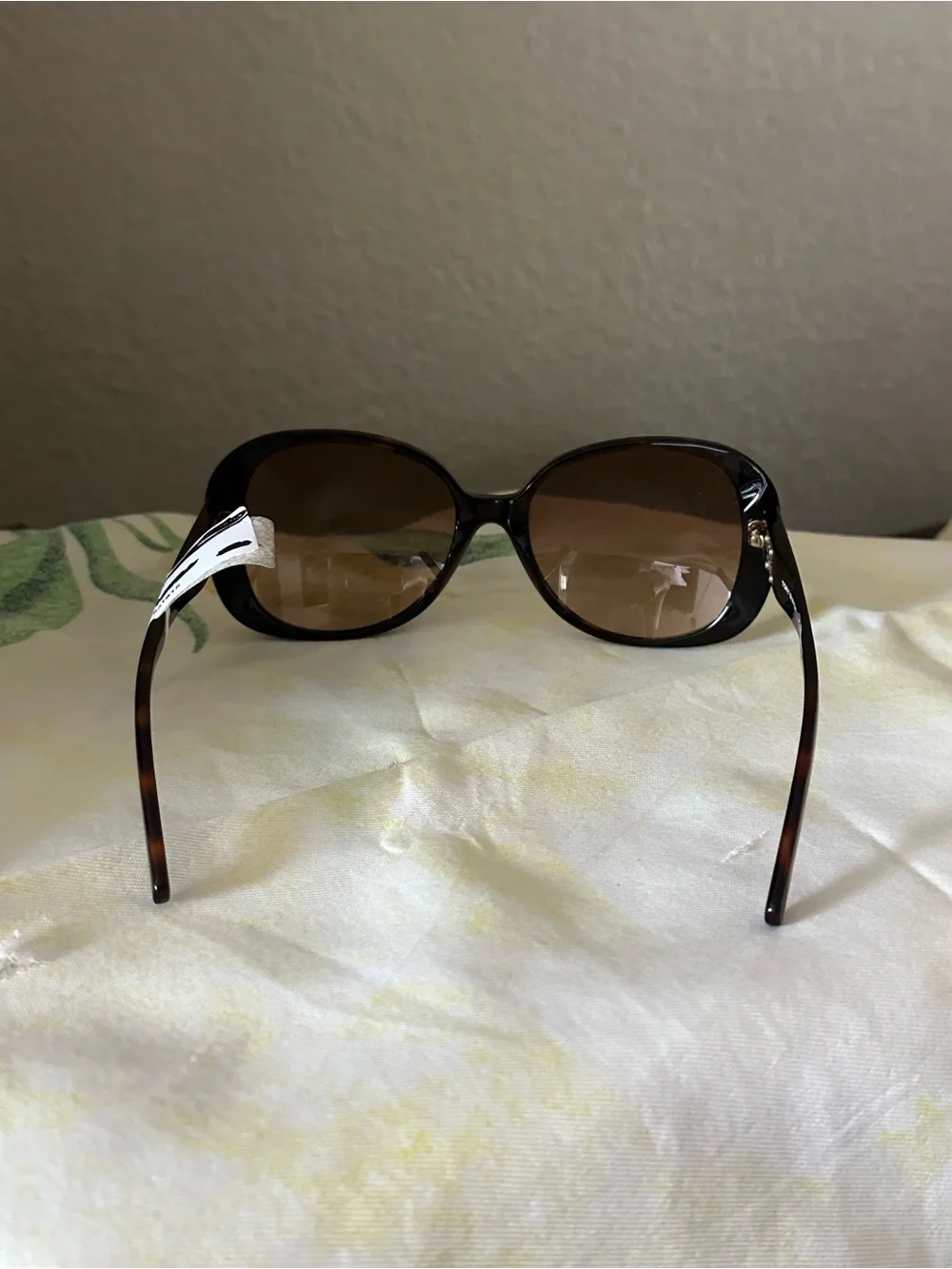 Tory Burch Black Frame Sunglasses with Brown Gradient Lenses